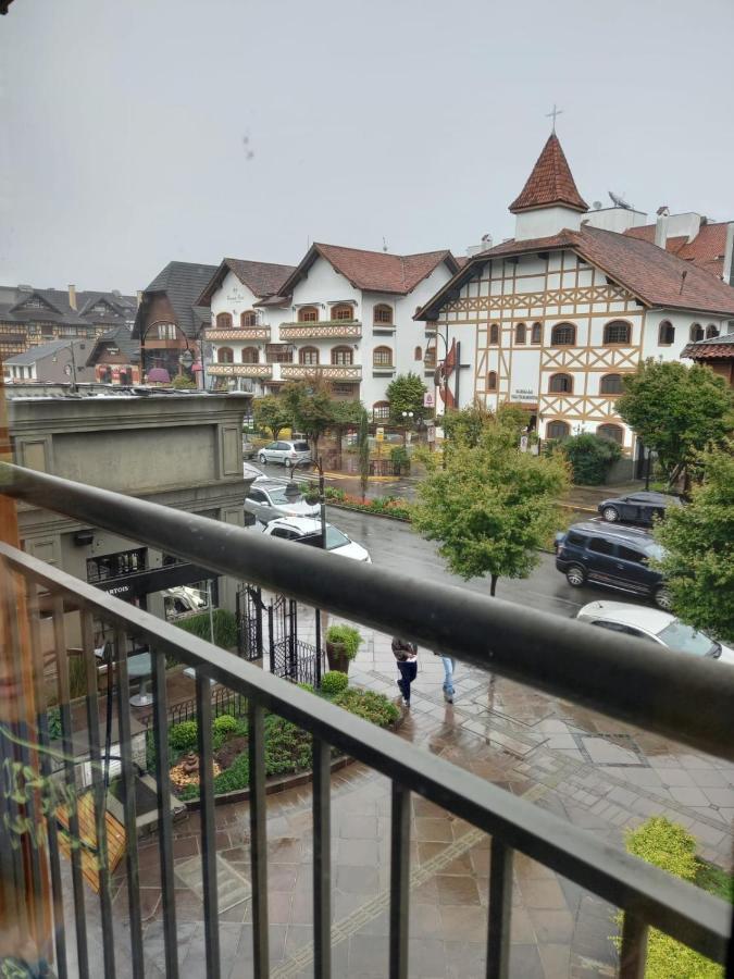 Hotel Laghetto Stilo Borges Gramado Exterior foto The town hall in Laon-sur-Semois