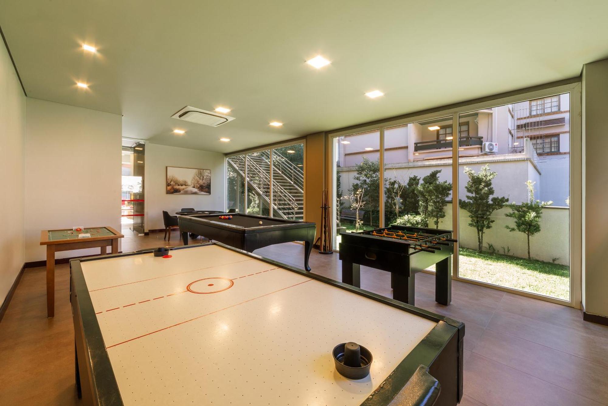 Hotel Laghetto Stilo Borges Gramado Exterior foto The game room